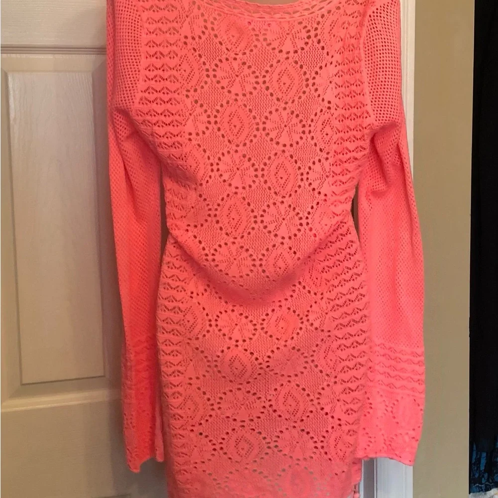Lilly Pulitzer Coral Crochet “Athena” Tunic
Size Large. NWOT - Picture 4 of 11